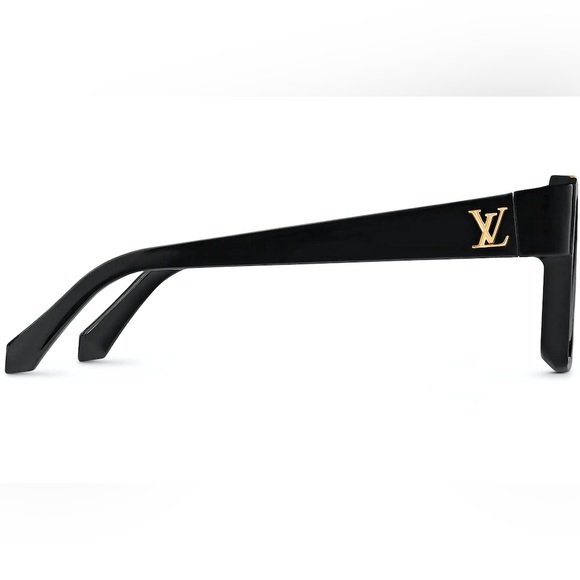 Great condition. No Visible scratches or marks. Barely worn. Hard to find. - Picture 10 of 11